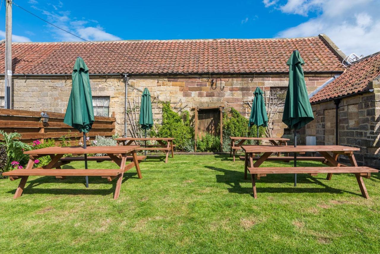 The Witching Post Inn Egton ภายนอก รูปภาพ